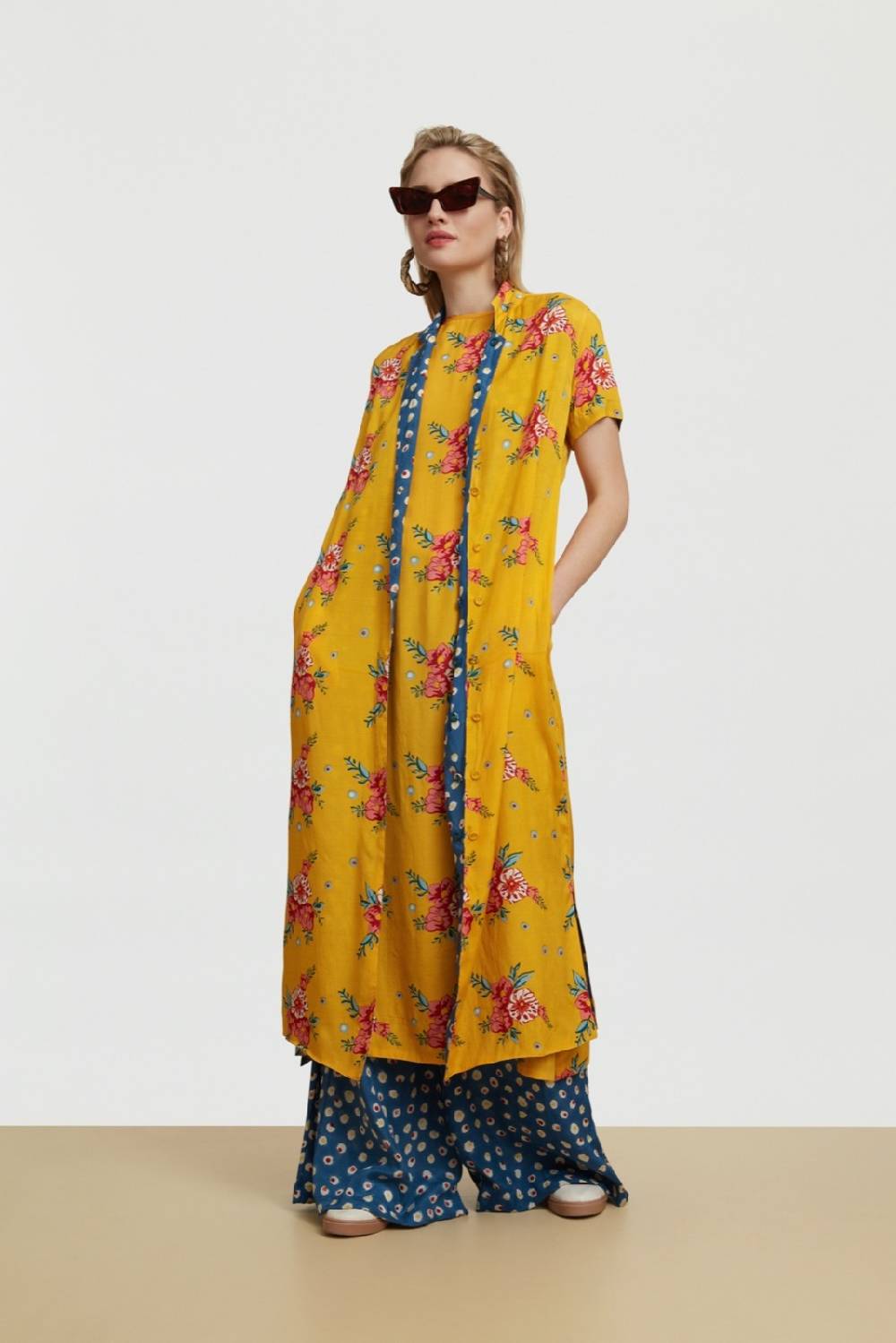 Lisa Corti Gilet Lungo Myanmar Bukhara Flower Gold