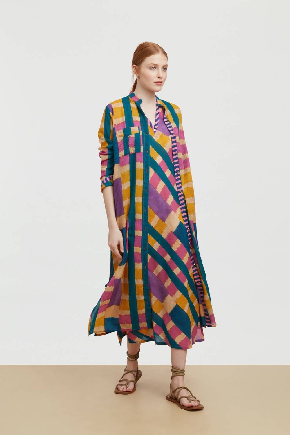 Lisa Corti kurta lunga aperta ankara mustard