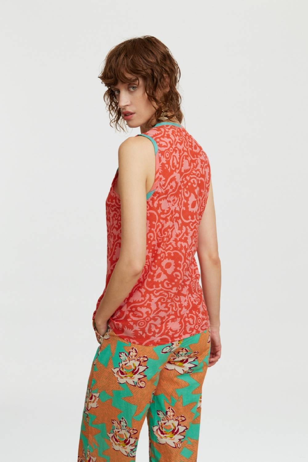 Lisa Corti Top Banyan Damask Design Red