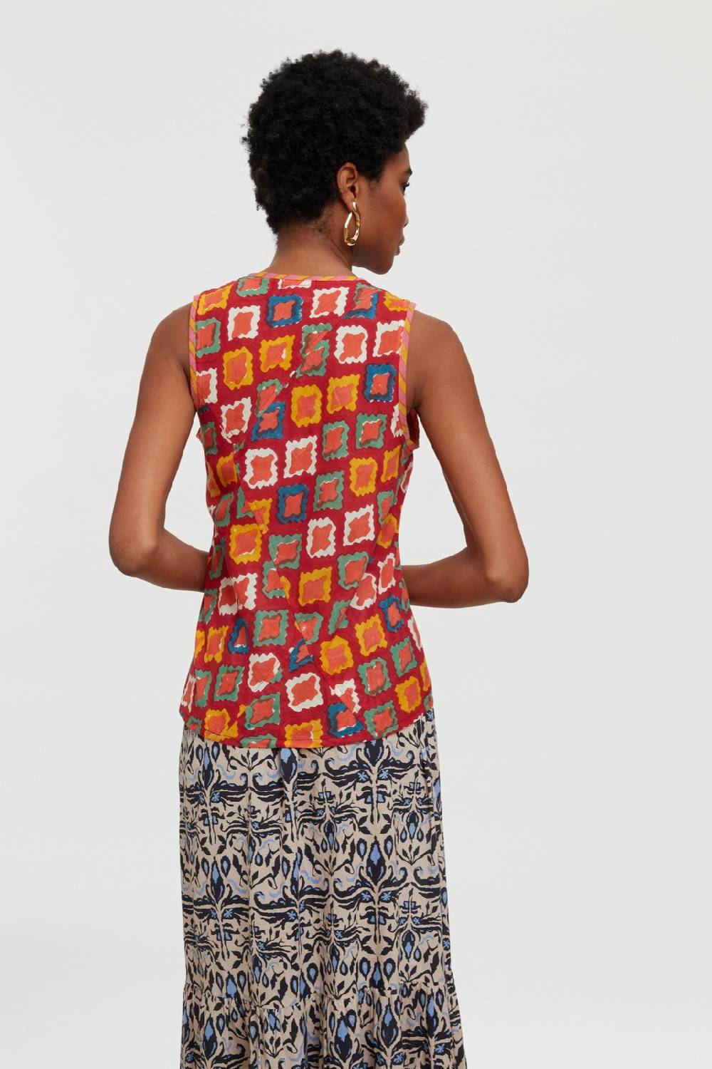 Lisa Corti Top Banyan Hima Rany