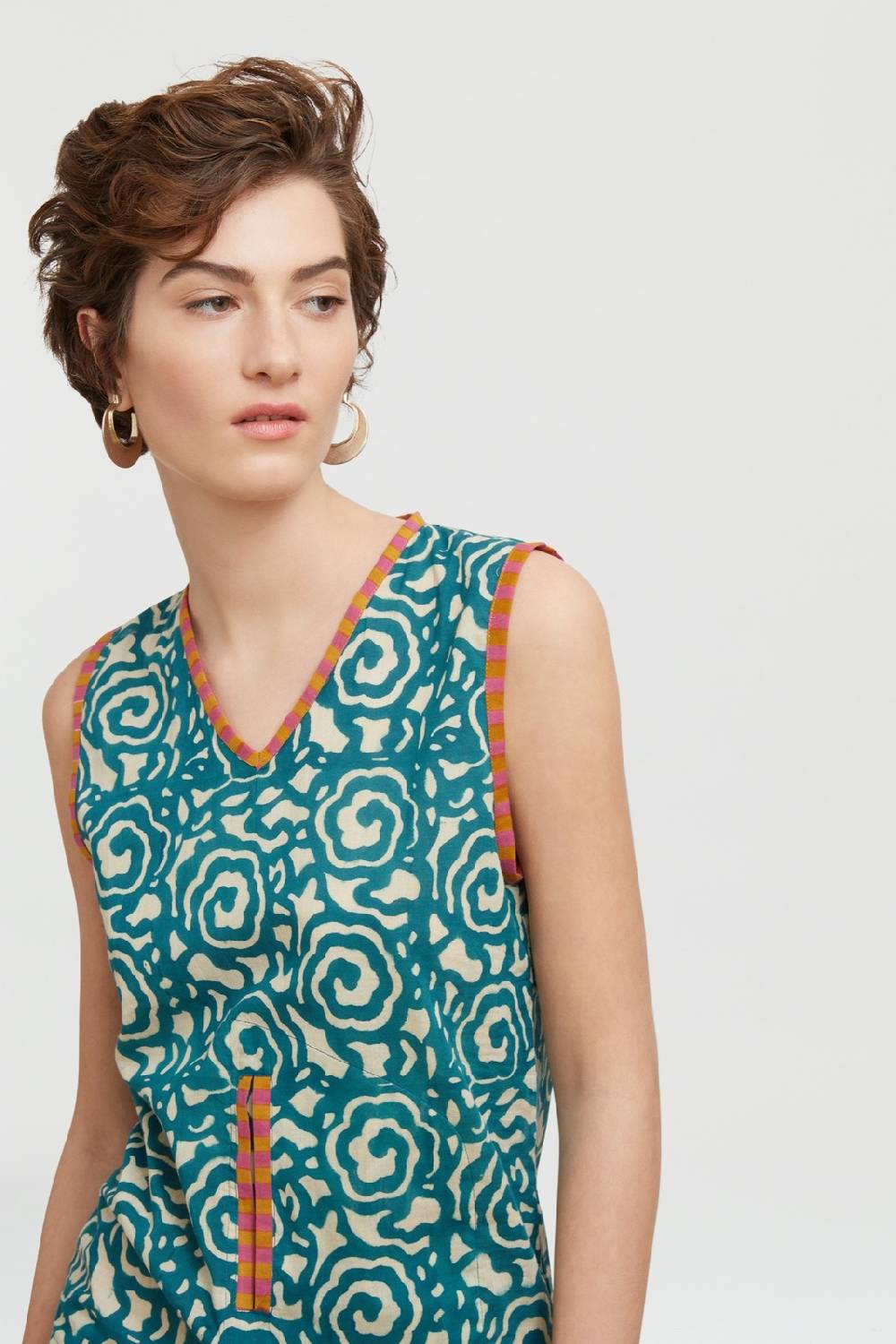 Lisa Corti Top Banyan Spiral Peacock Natural