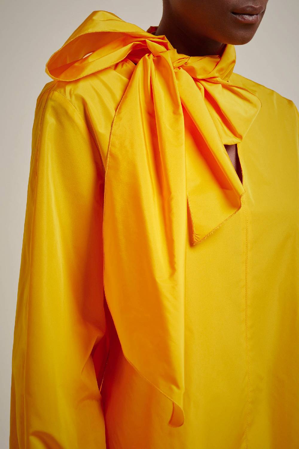 Liviana Conti BLUSA CON FIOCCO S4FF4SY05C01-0.38