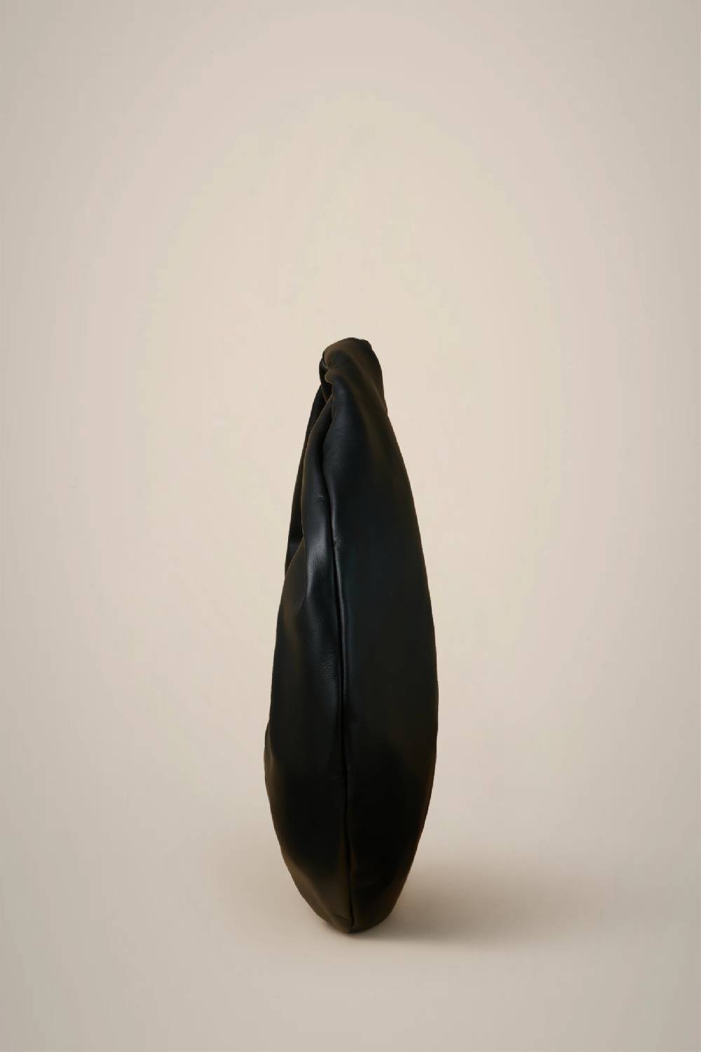 Liviana Conti HOBO PUFFY W4AA4WA12Y69-0.NR