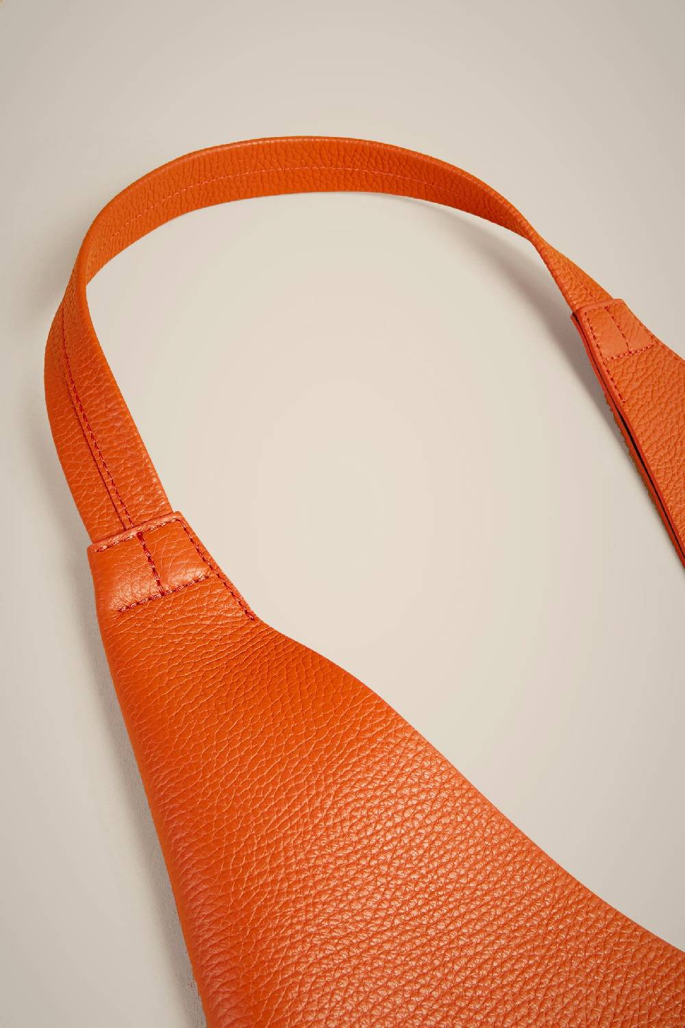 Liviana Conti MAXI HOBO S4AA4SA02C36-0.NR