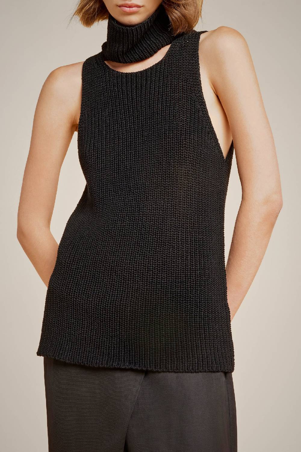 Liviana Conti TOP S4LL4SC22Y69-0.XS