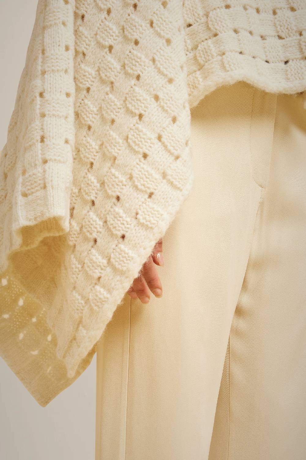 Liviana Conti MANTELLA PUNTO CANESTRO W4LL4W308A08-1.M