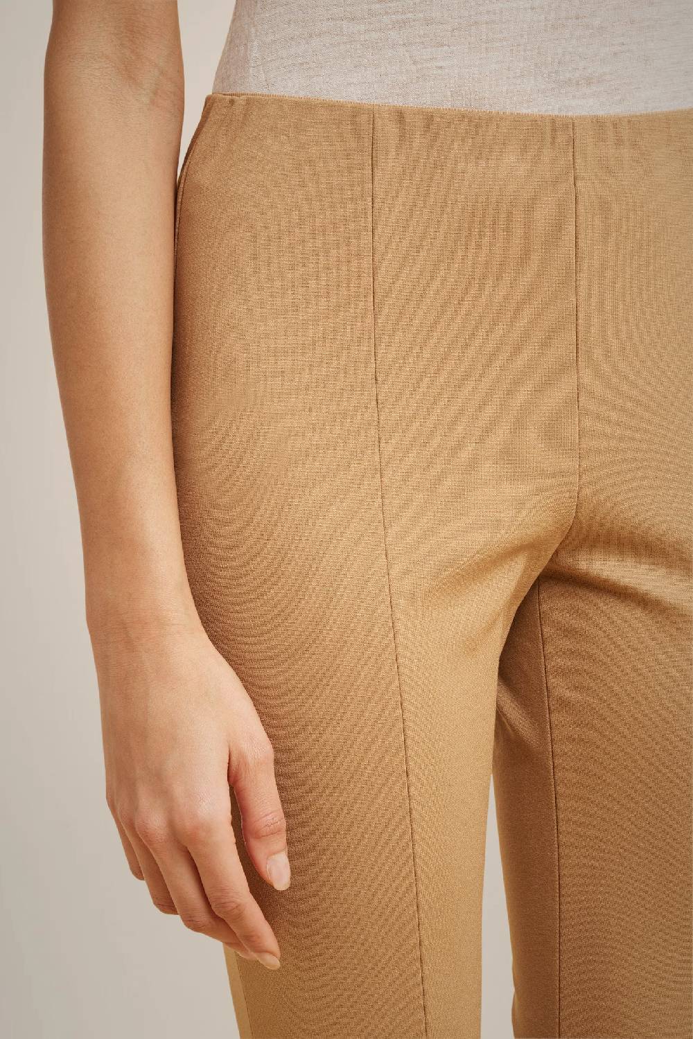 Liviana Conti PANTALONE TROMBETTA CON SPACCO W4LL4WI56U69-1.38