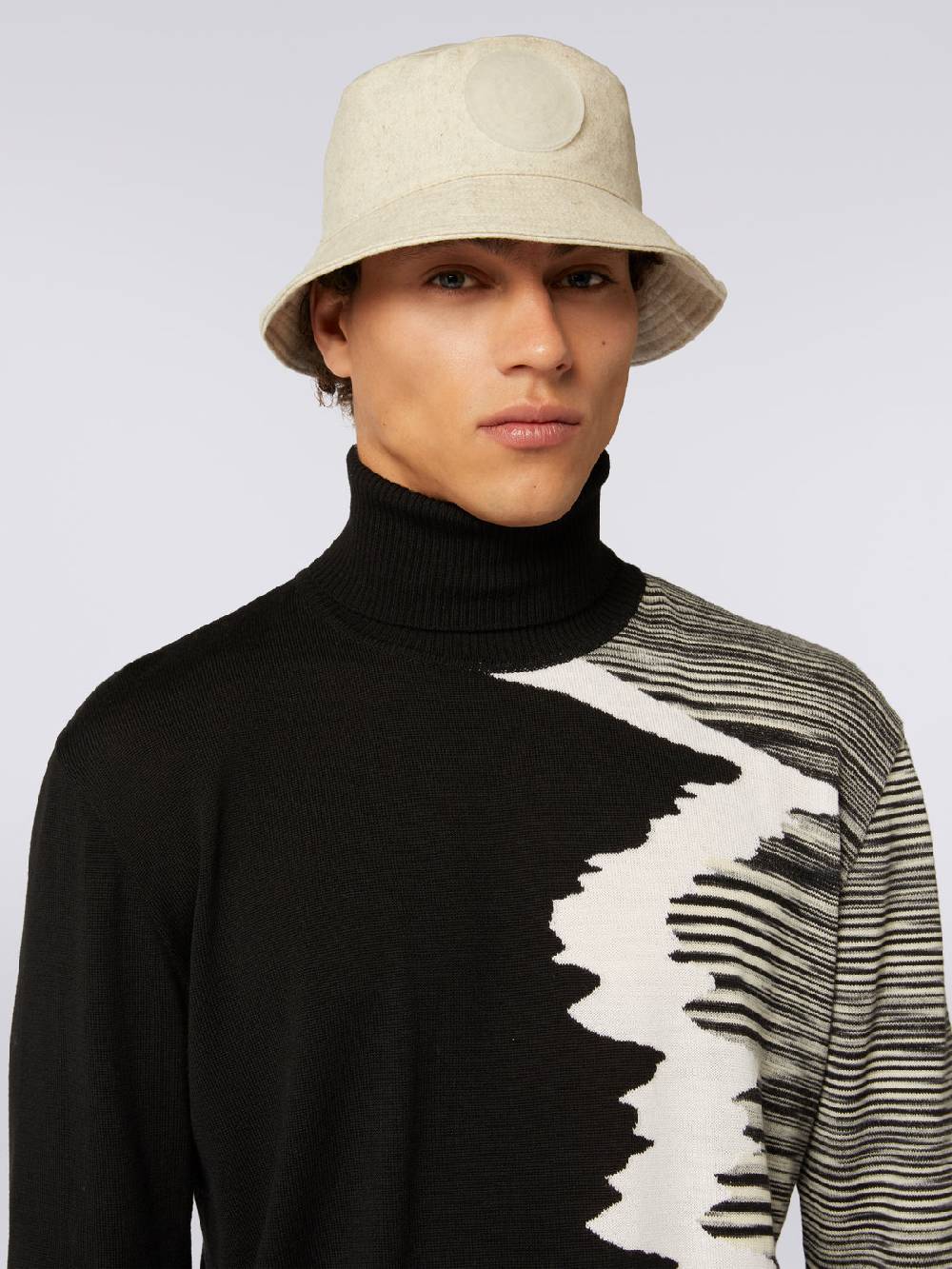 M Missoni Bucket Hat In Misto Lana Con Patch Logo