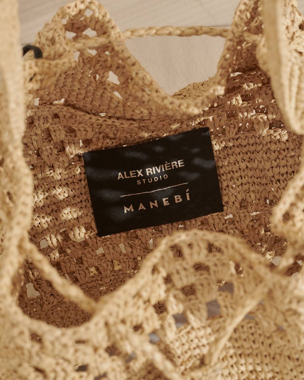 Manebí Bucket Raffia Bag - One Shoulder Strap Natural