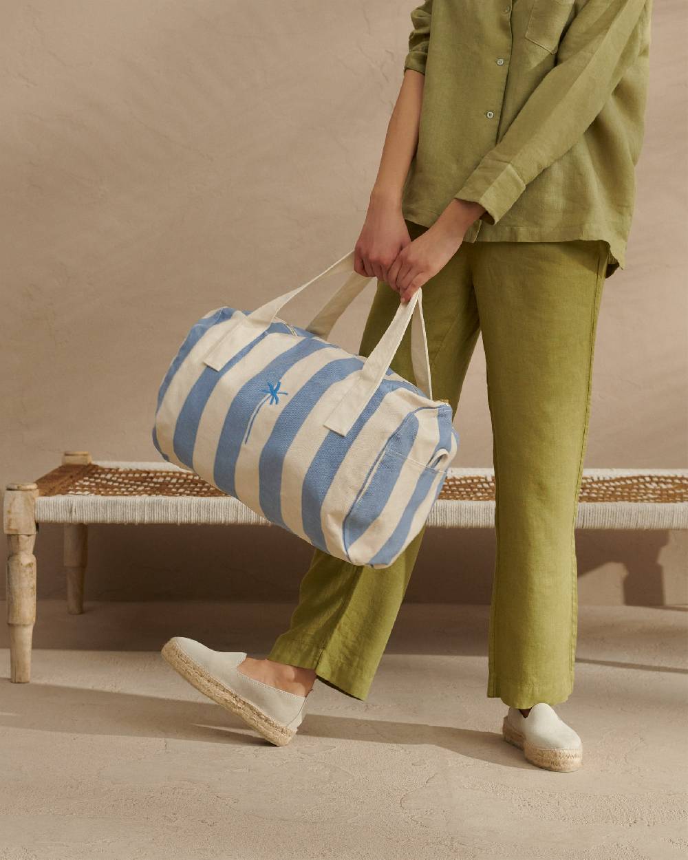 Manebí Canvas Weekend Bag - Embroidered Logo White And Indigo Stripes