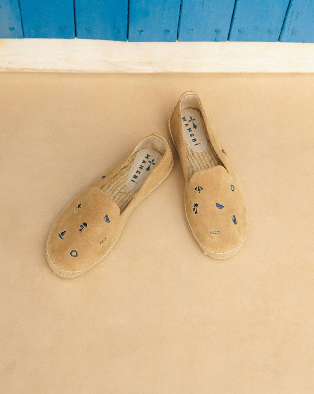 Manebí Espadrillas Flat In Pelle Scamosciata Con Ricami - Palm Springs - Washed Beige \u0026 Navy Summer Stickers