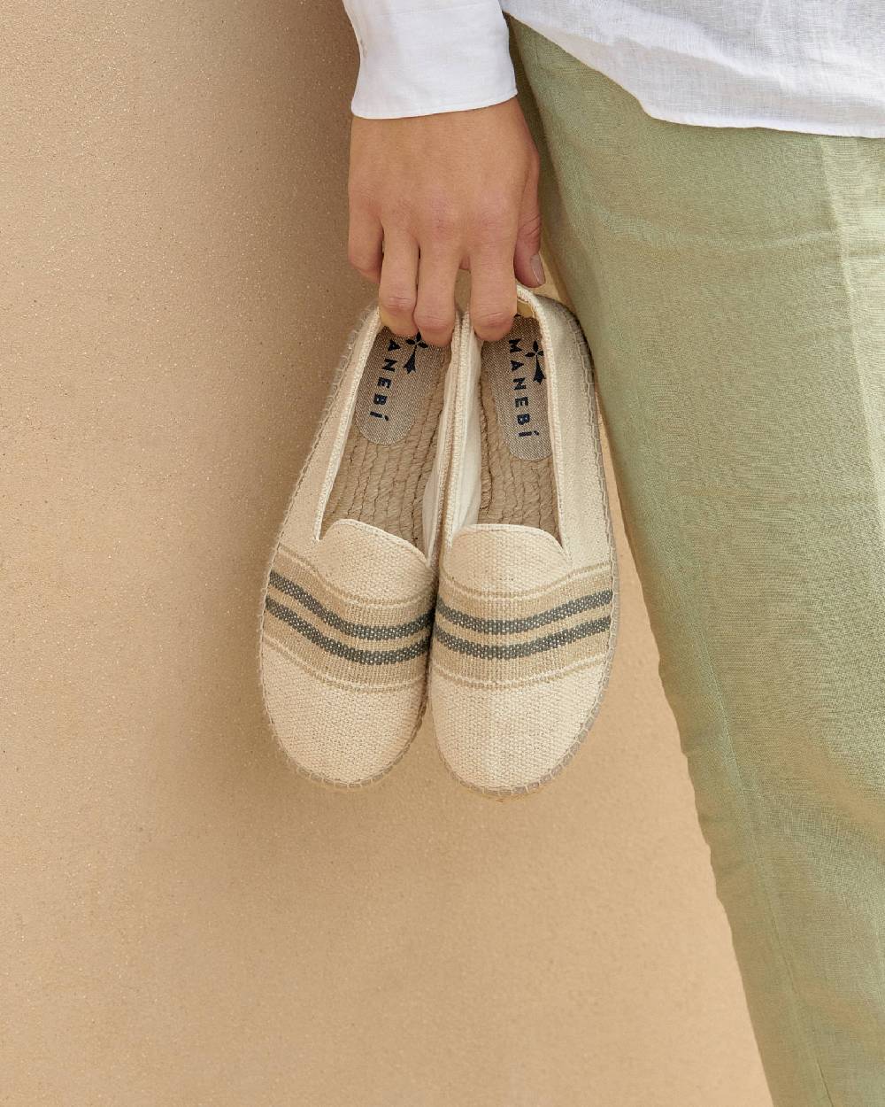 Manebí Espadrillas Piatte In Tela Intrecciata - Yucatán - Doppie Strisce Grigie Su Beige
