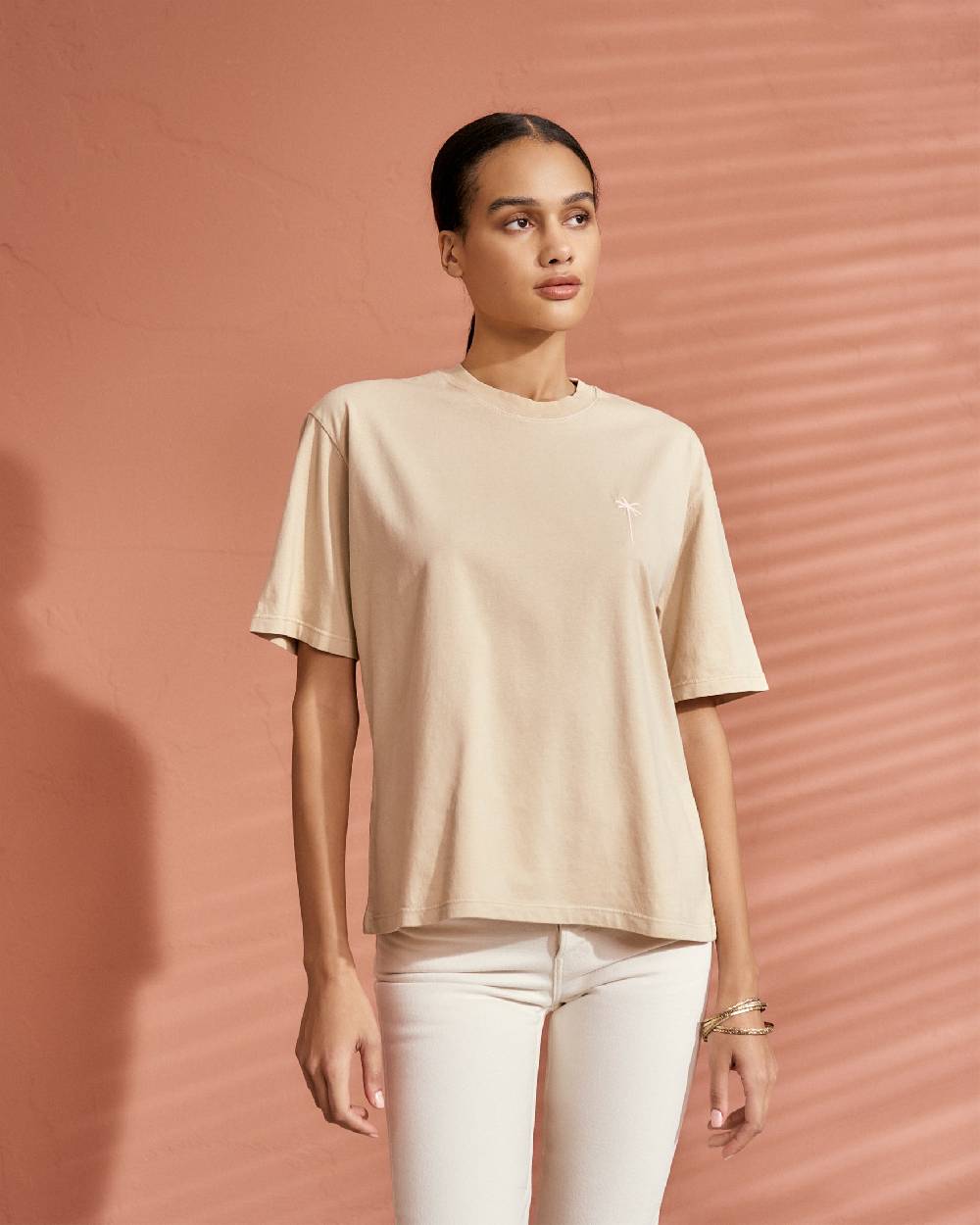 Manebí Jersey L. A. T-Shirt - Embroidered Sand, Rose Embroidery \u0026 Rose Logo Back Print