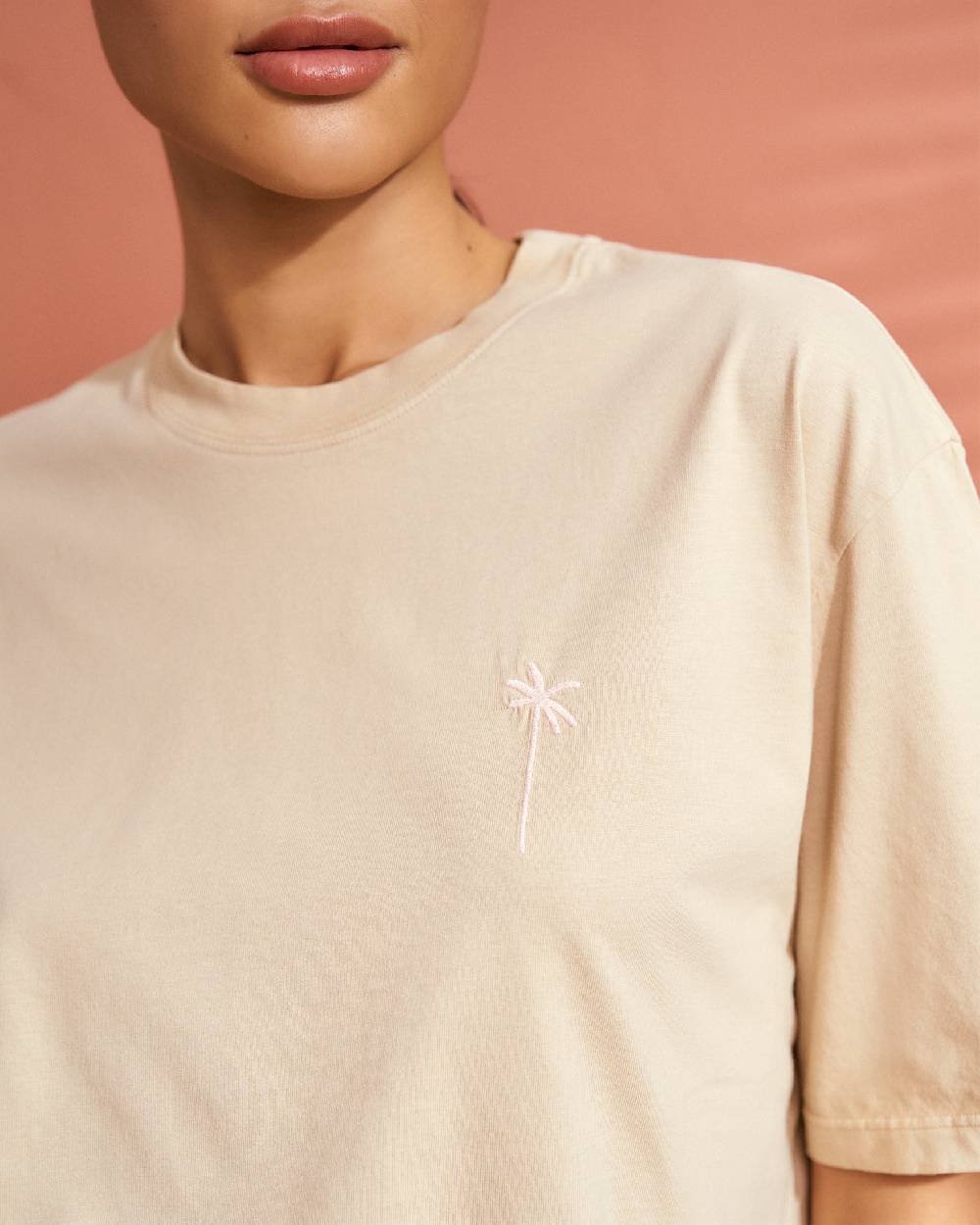 Manebí Jersey L. A. T-Shirt - Embroidered Sand, Rose Embroidery \u0026 Rose Logo Back Print