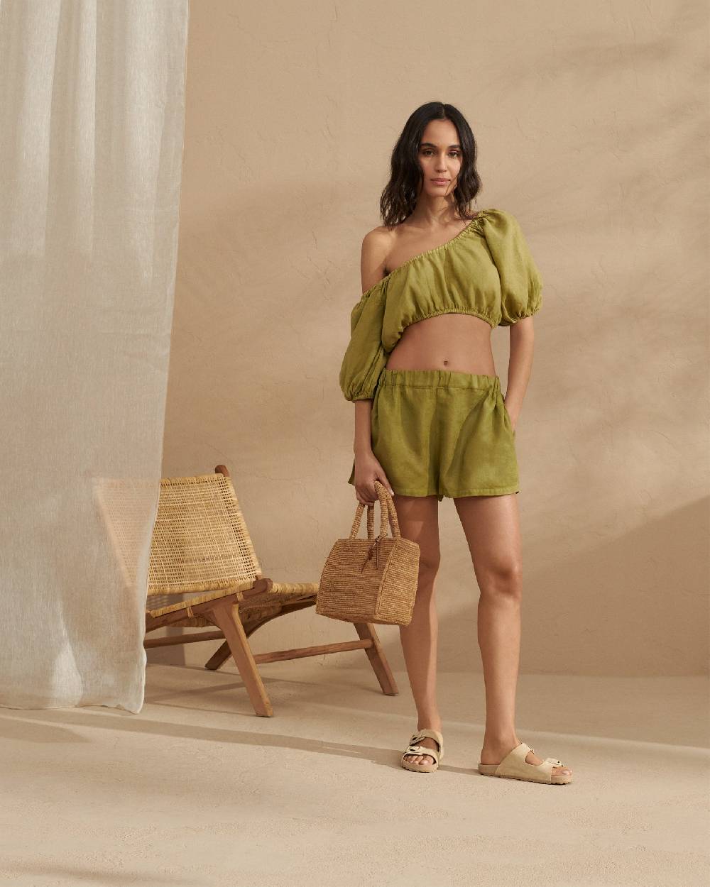 Manebí Linen Bahia Shorts - Elasticated Waistband Kaki Green