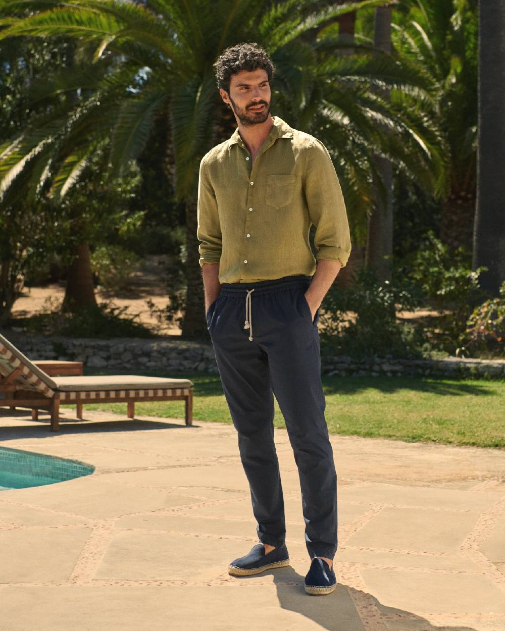 Manebí Linen Panama Shirt - Embroidered Palm Kaki Green