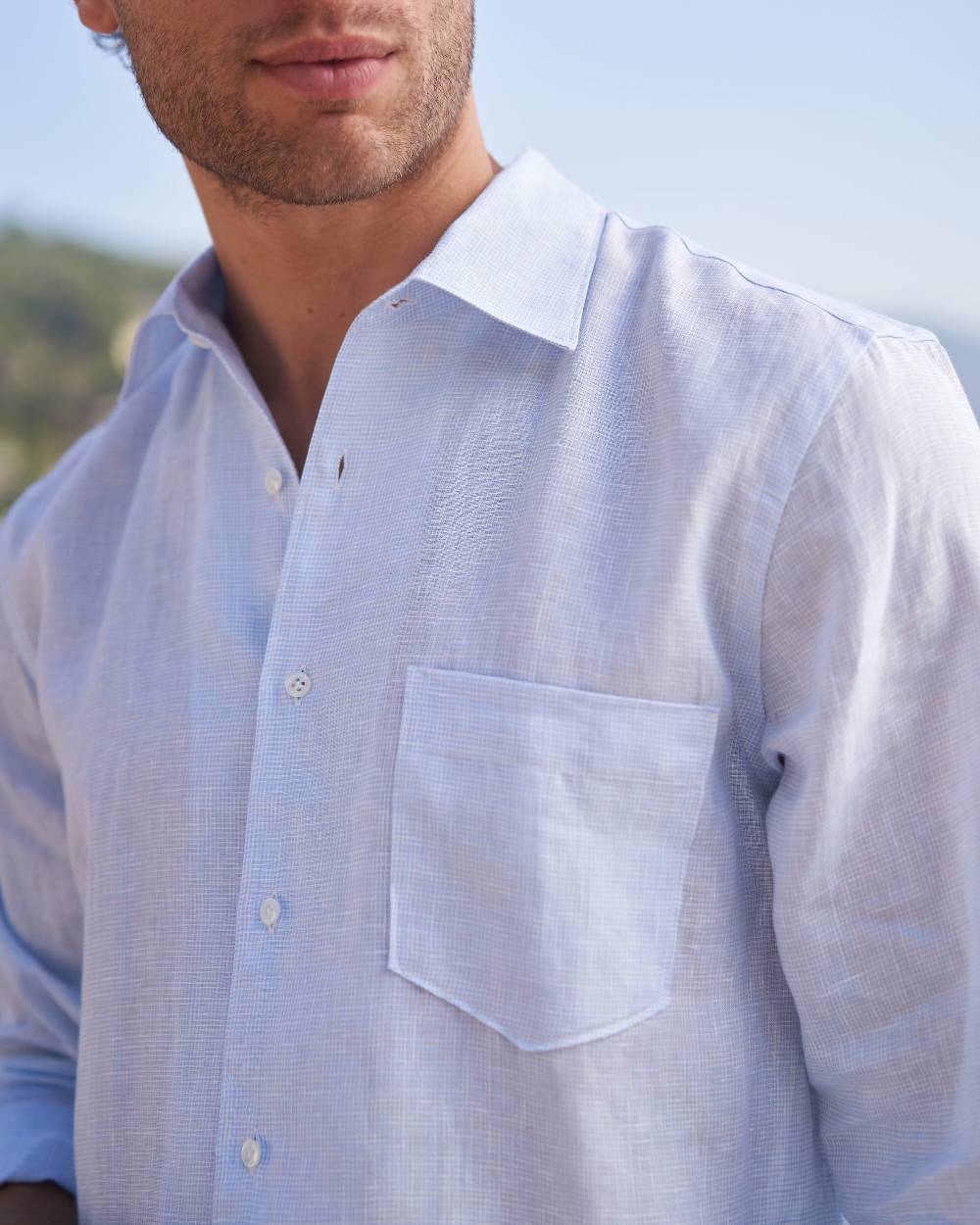 Manebí Linen Panama Shirt - Embroidered Palm White And Blue Mini Pied De Poule