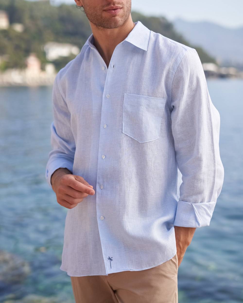 Manebí Linen Panama Shirt - Embroidered Palm White And Blue Mini Pied De Poule