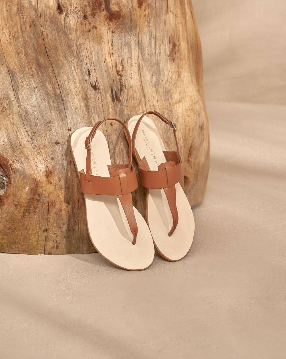 Manebí Ana Leather Sandals - Thongs Tan