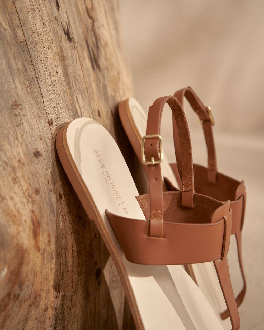 Manebí Ana Leather Sandals - Thongs Tan