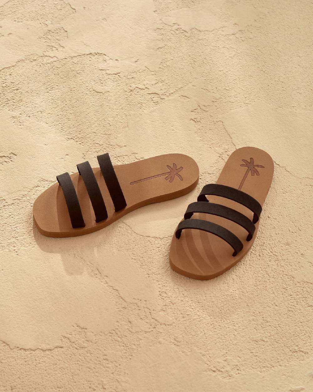 Manebí Eva Swim Sandals - Honolulu Black Cuero