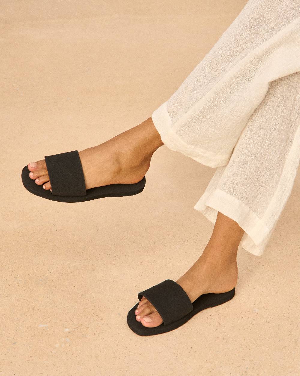 Manebí Eva Swim Sandals - Honolulu Black