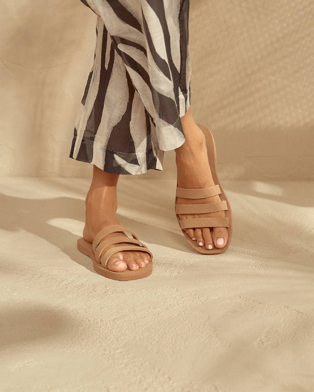 Manebí Eva Swim Sandals - Honolulu Cuero