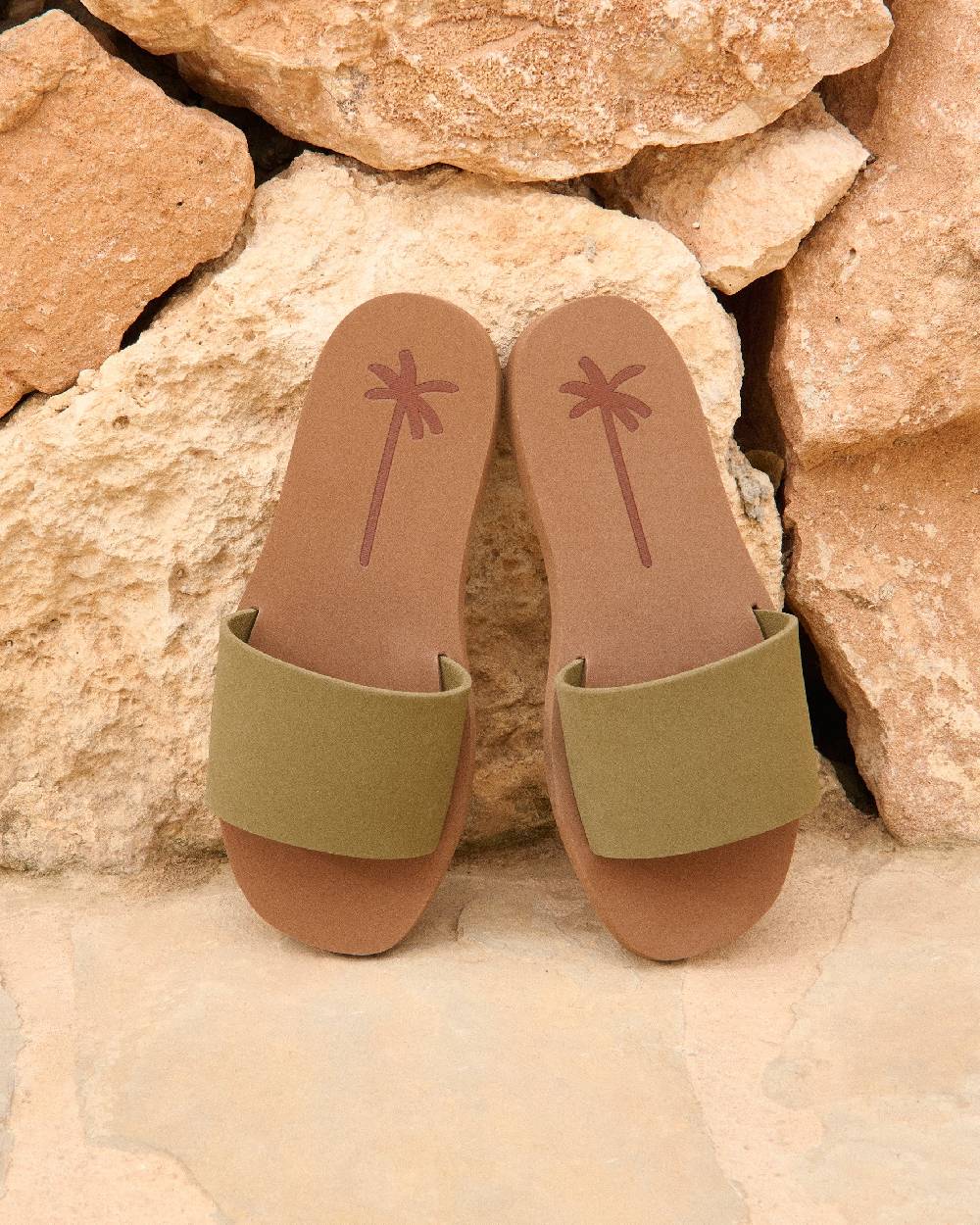 Manebí Eva Swim Sandals - Honolulu Kaki Green Cuero
