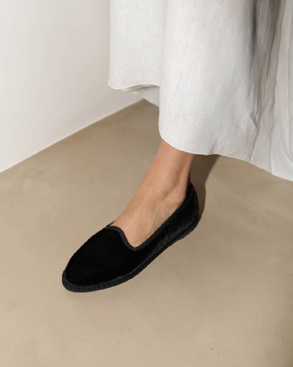 Manebí Friulane Demi In Velluto Di Seta - Black