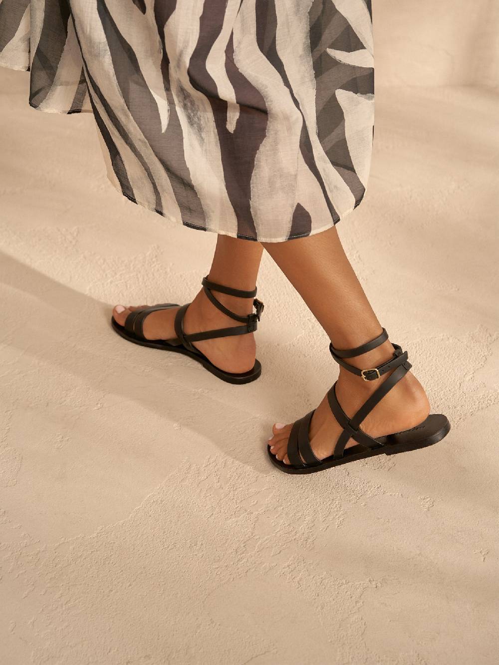 Manebí Mika Leather Sandals - Gladiator Black