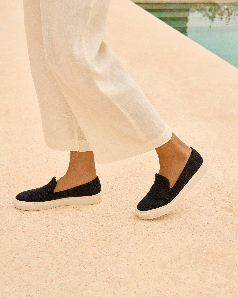 Manebí Organic Hemp Slip-On - La Havana Black