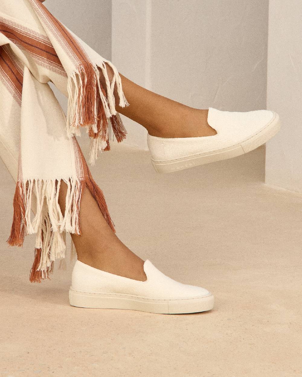 Manebí Organic Hemp Slip-On - La Havana White