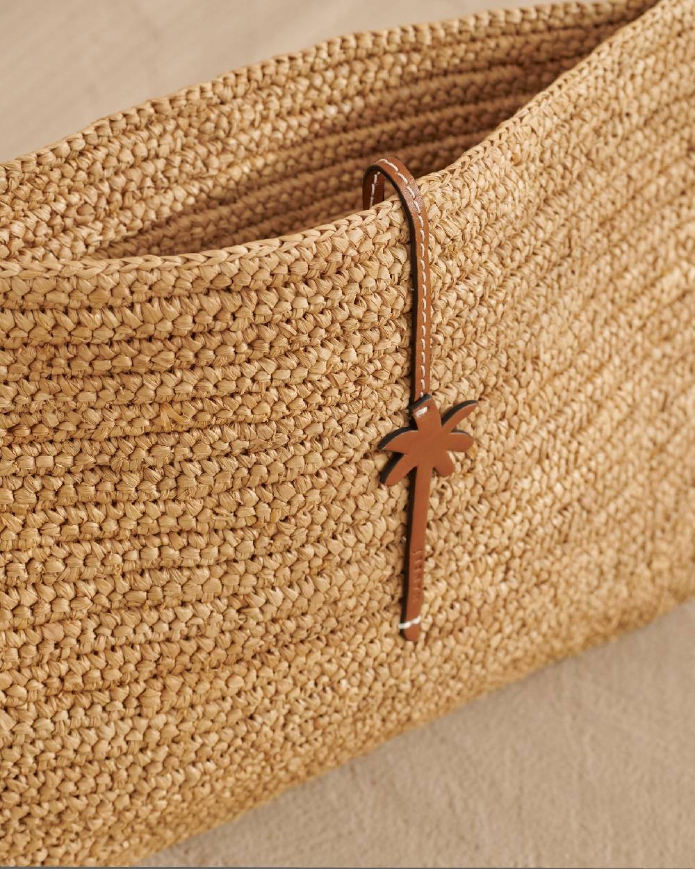 Manebí Raffia Clutch - Leather Palm Tan