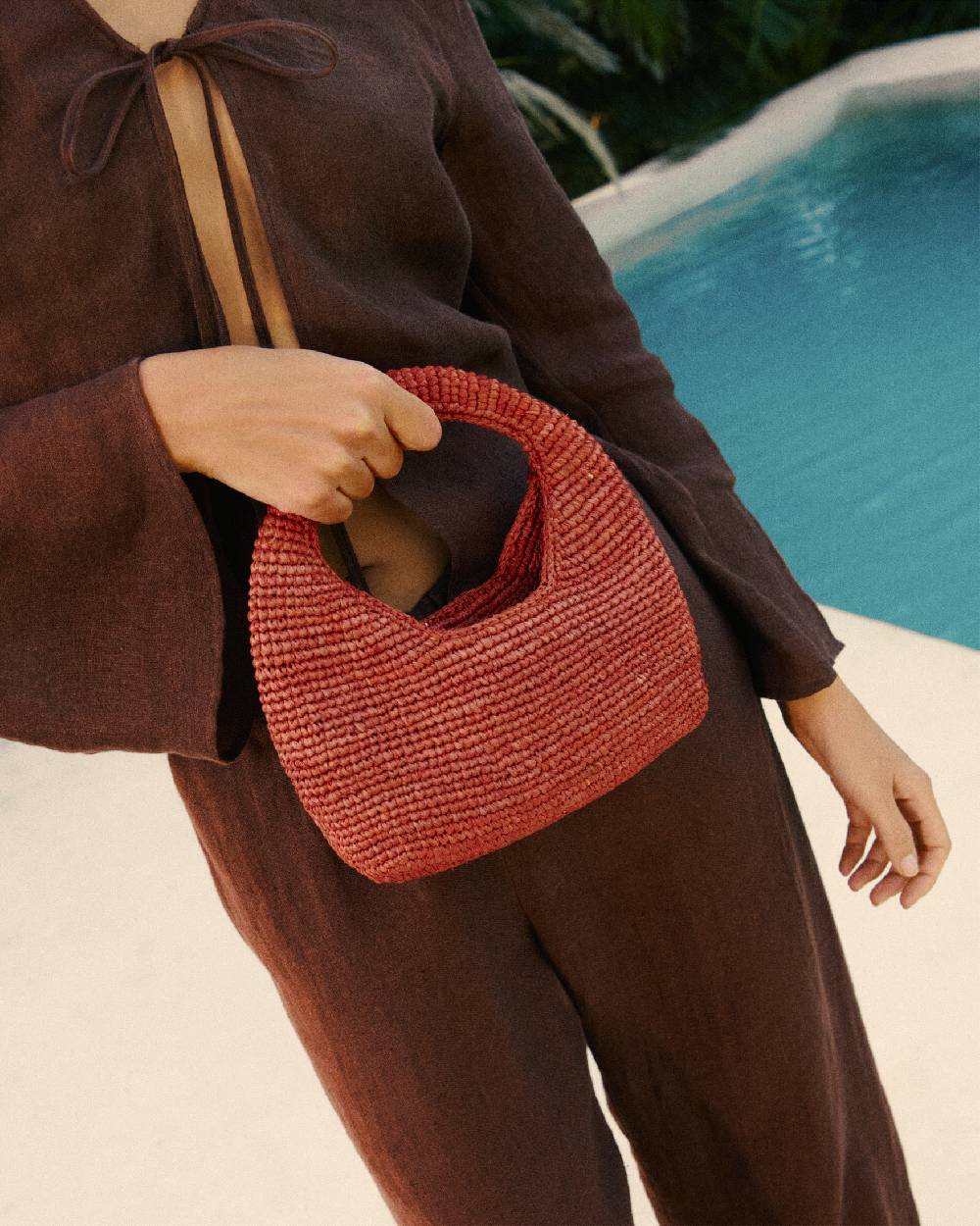 Manebí Raffia Halfmoon Bag - Rust