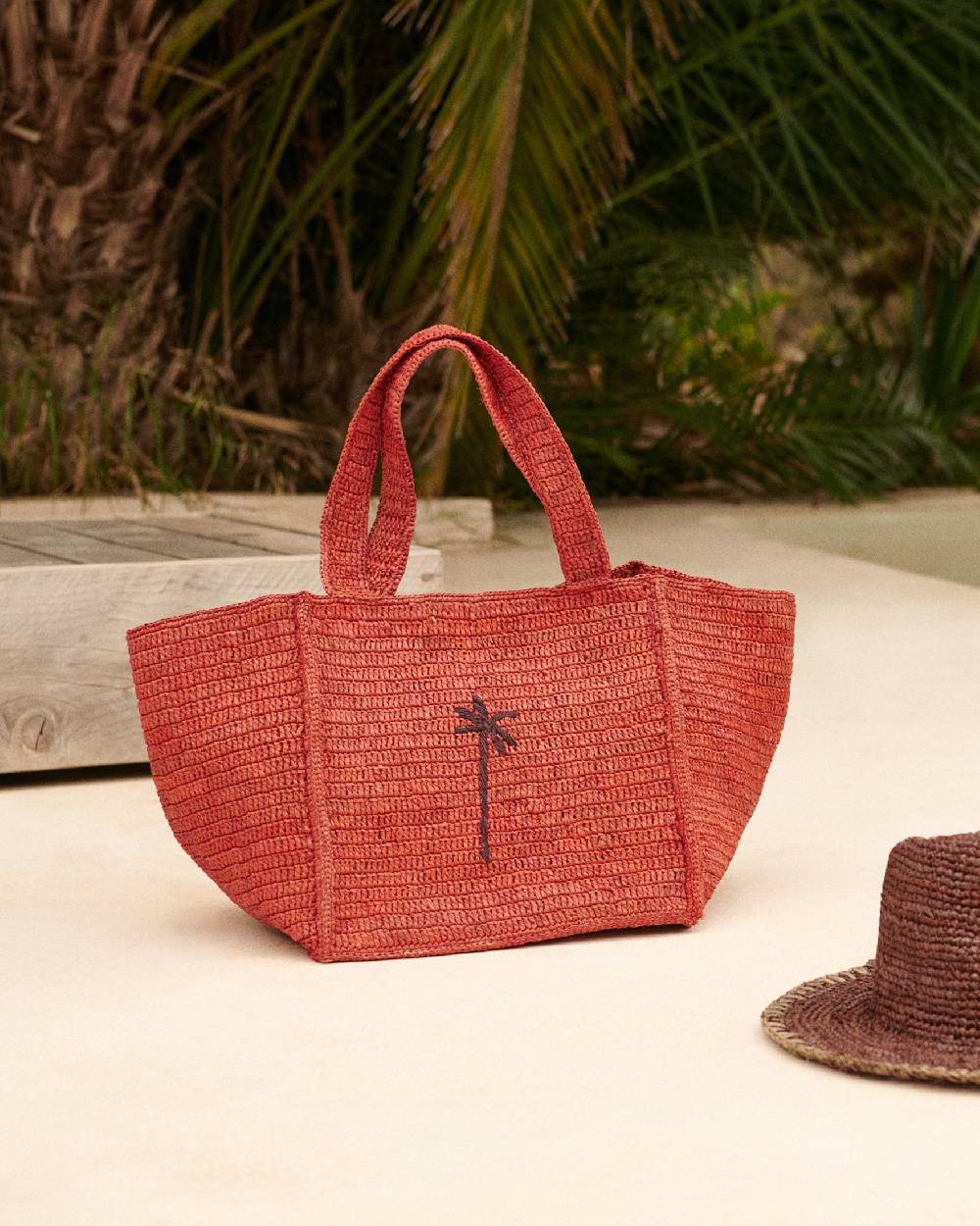 Manebí Raffia Squared Tote - Rust With Brown Palm