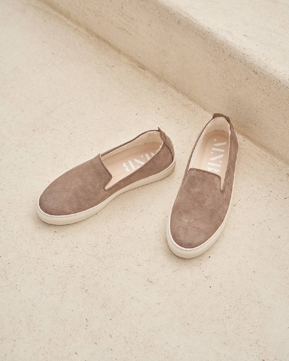 Manebí Suede Slip-On - Hamptons Coco Brown