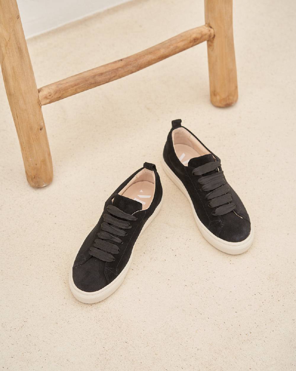 Manebí Suede Sneakers - Hamptons Black