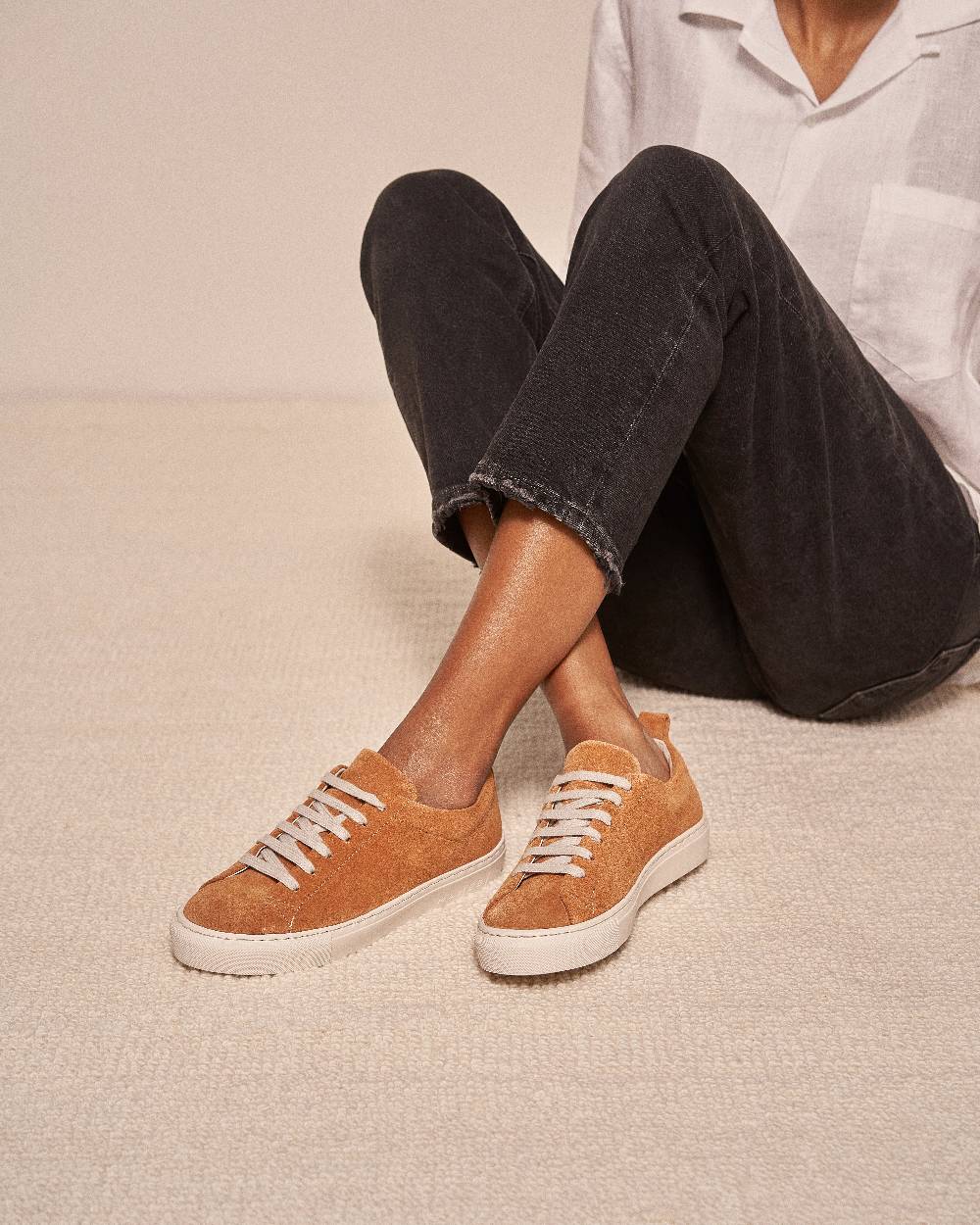 Manebí Suede Sneakers - Hamptons Cuero
