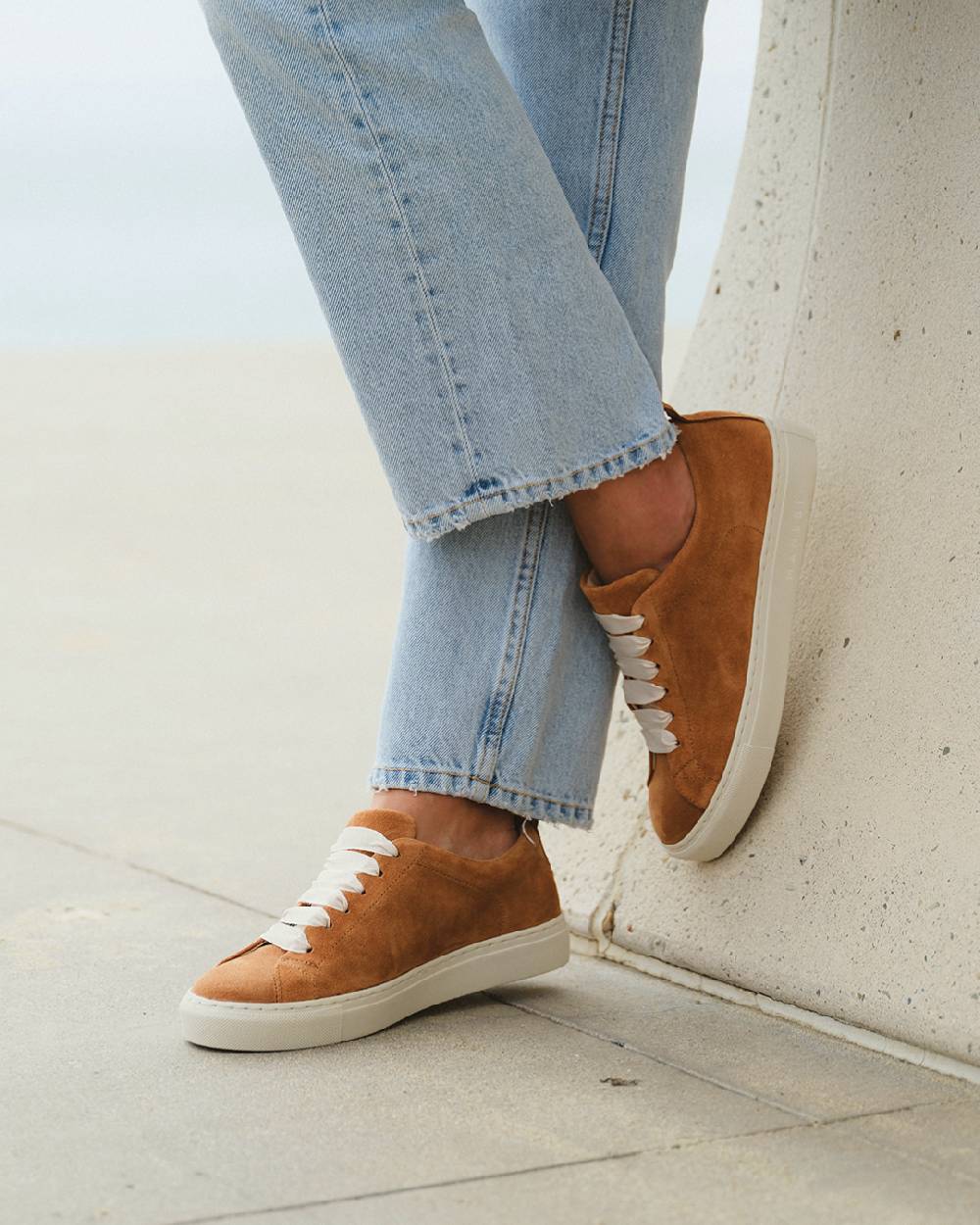 Manebí Suede Sneakers - Hamptons Cuero