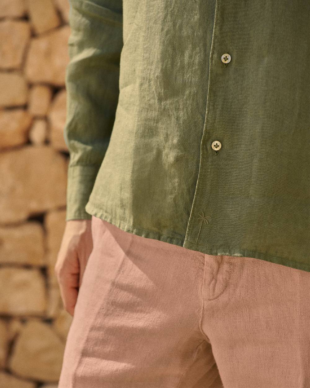 Manebí Panama Linen Shirt - Embroidered Palm Military Green