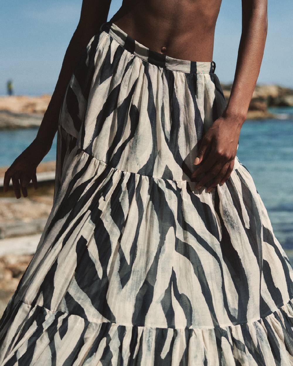 Manebí Printed Silk Cotton Cotton|Voile Recife Skirt - With Ruffles Black Off White Maxi Zebra