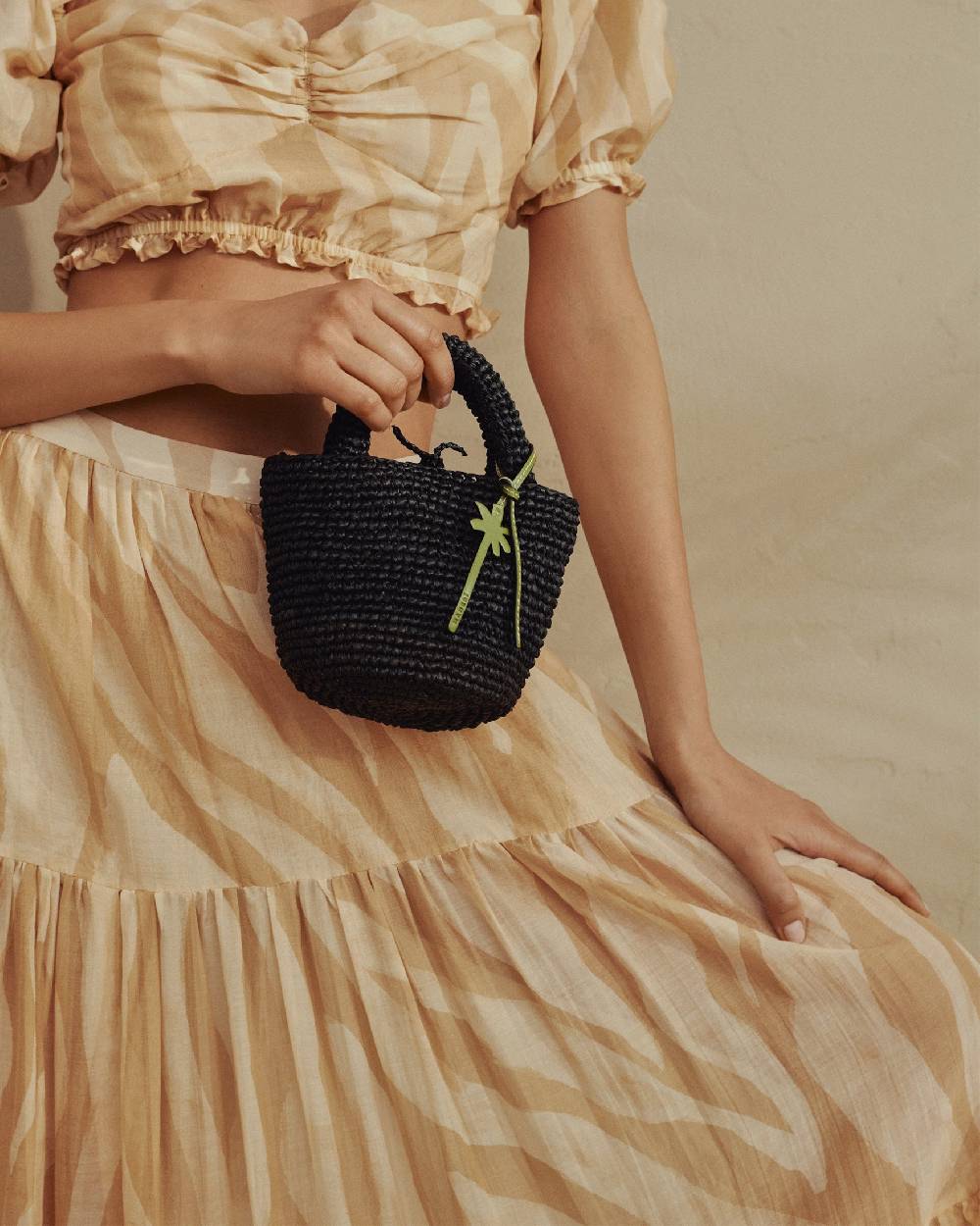 Manebí Raffia Summer Bag Mini - Palm Leather Tag Black