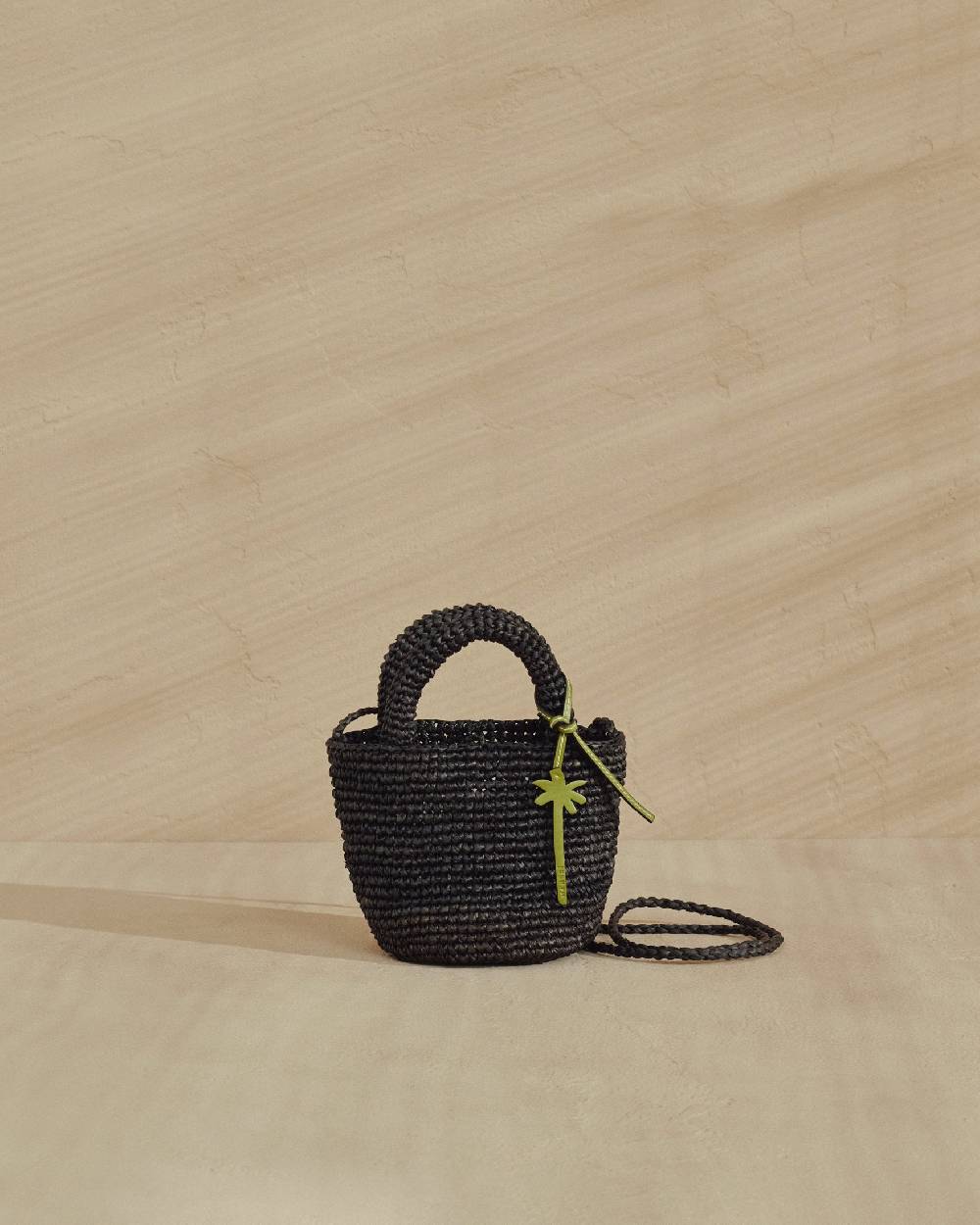 Manebí Raffia Summer Bag Mini - Palm Leather Tag Black