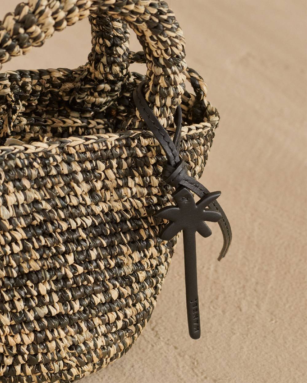 Manebí Raffia Summer Bag Mini - Palm Leather Tag Natural Black Melange