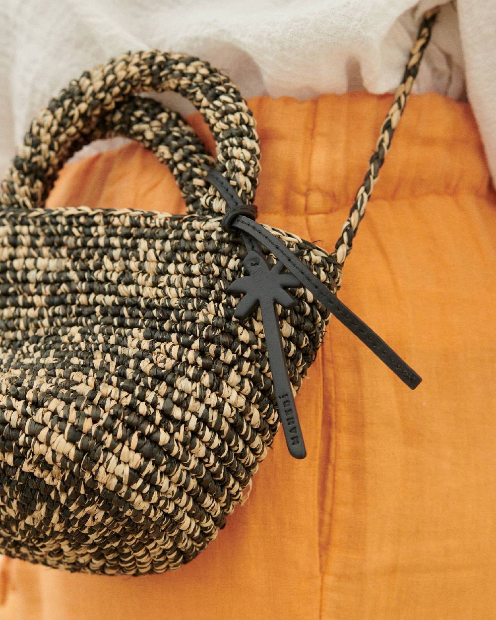 Manebí Raffia Summer Bag Mini - Palm Leather Tag Natural Black Melange