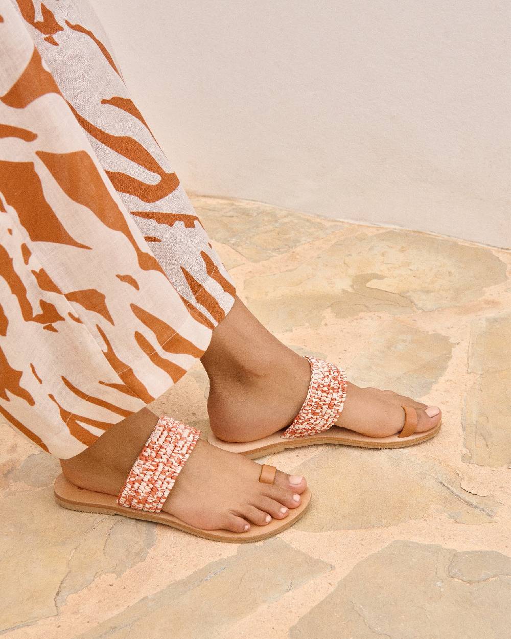 Manebí Raffia \u0026 Leather|Toe Ring Sandals - Orange Rust \u0026 Natural Mélange