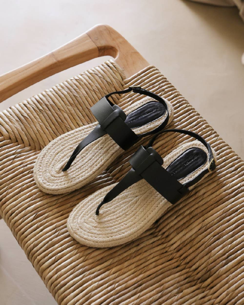 Manebí Sandali Sophia A Infradito|in Pelle E Iuta - Black