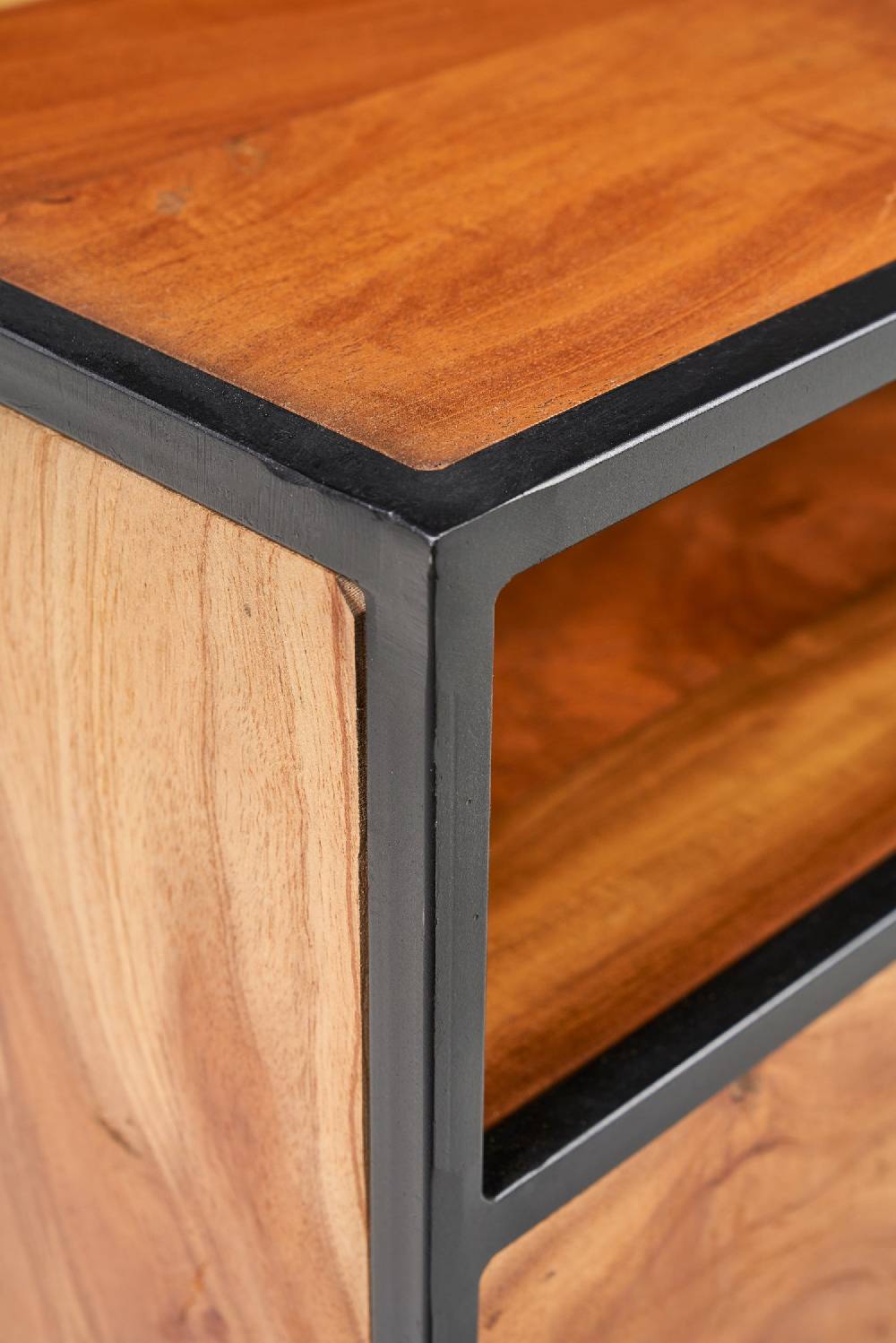 Novità Home Banten - Comodino Con Cassetto Bordo Ferro