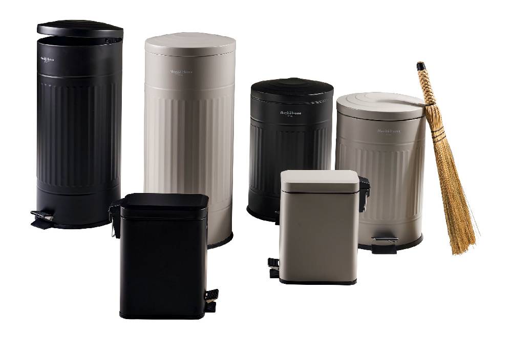 Novità Home Daily Trash - Pattumiera Nera Opaca - 30 Litri Soft Touch In Metallo Soft Close