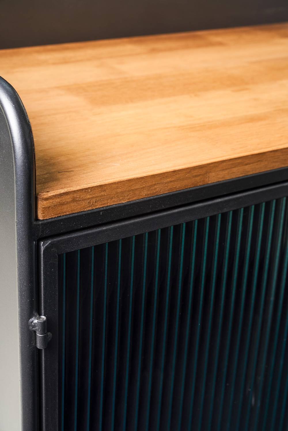 Novità Home Iron - Mobiletto Vetrinetta In Ferro Con Piano In Legno